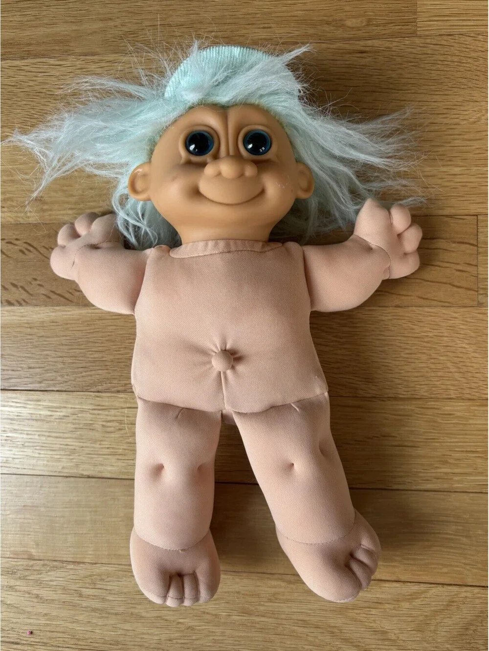 Vintage Russ Troll Kidz Item 2320, Soft Body Blue Hair & Eyes Mint Jumper 13